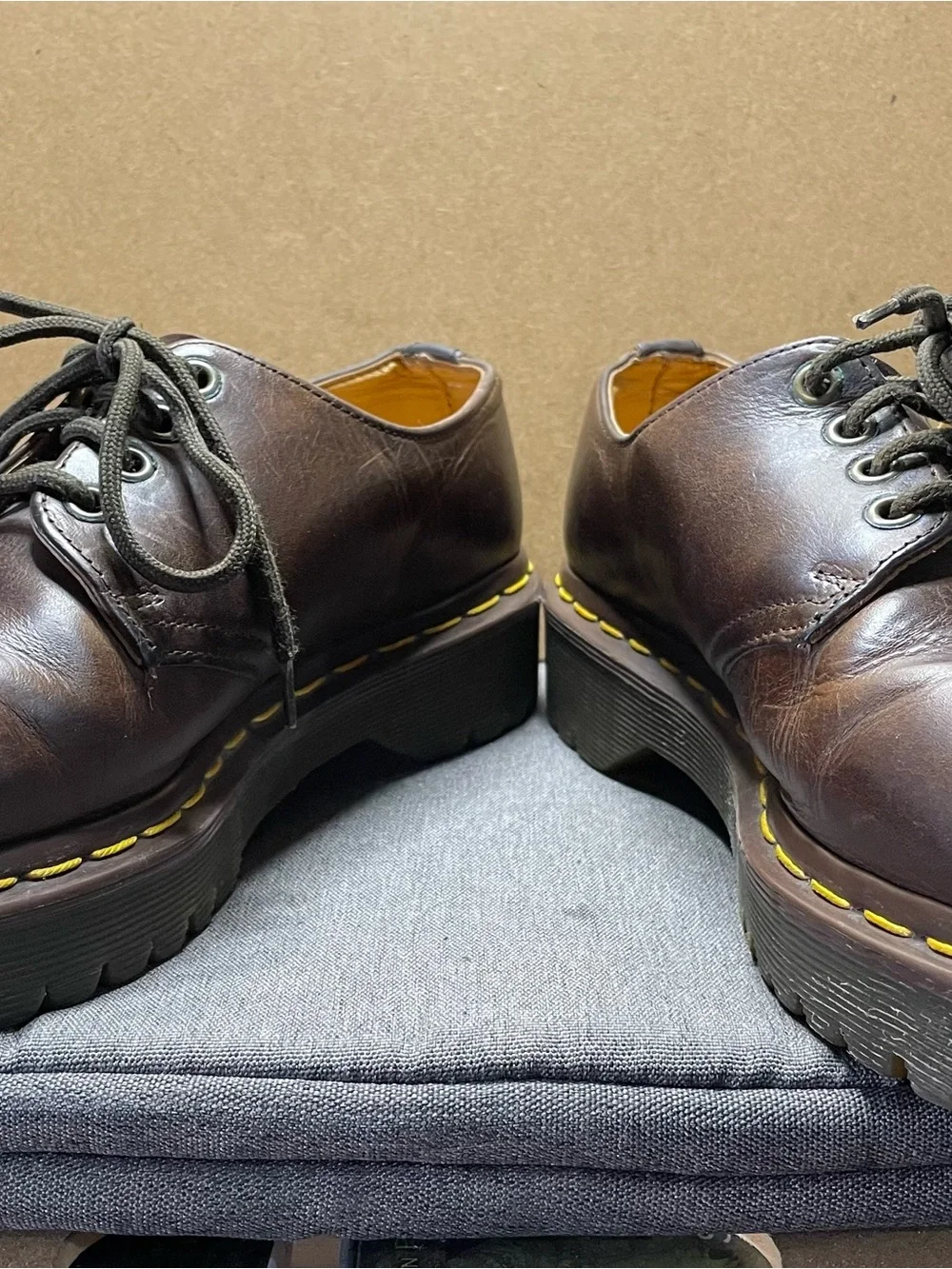 Vintage Dr. Martens made in England Men's Brown Leather Lace-Up Shoes size 7